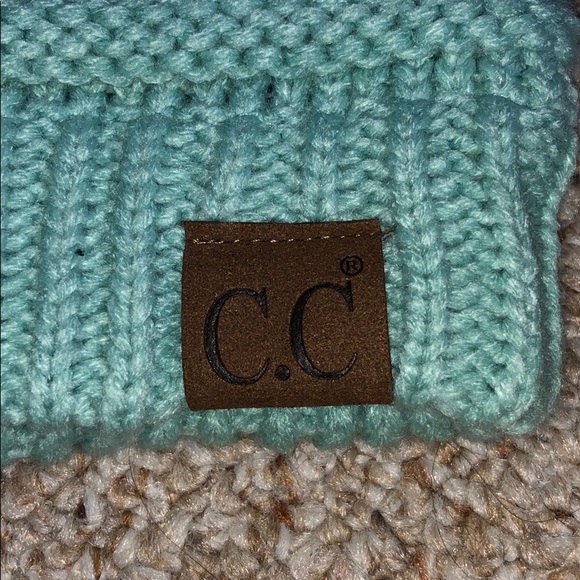 C.C Mint Women’s Beanie - Picture 2 of 4